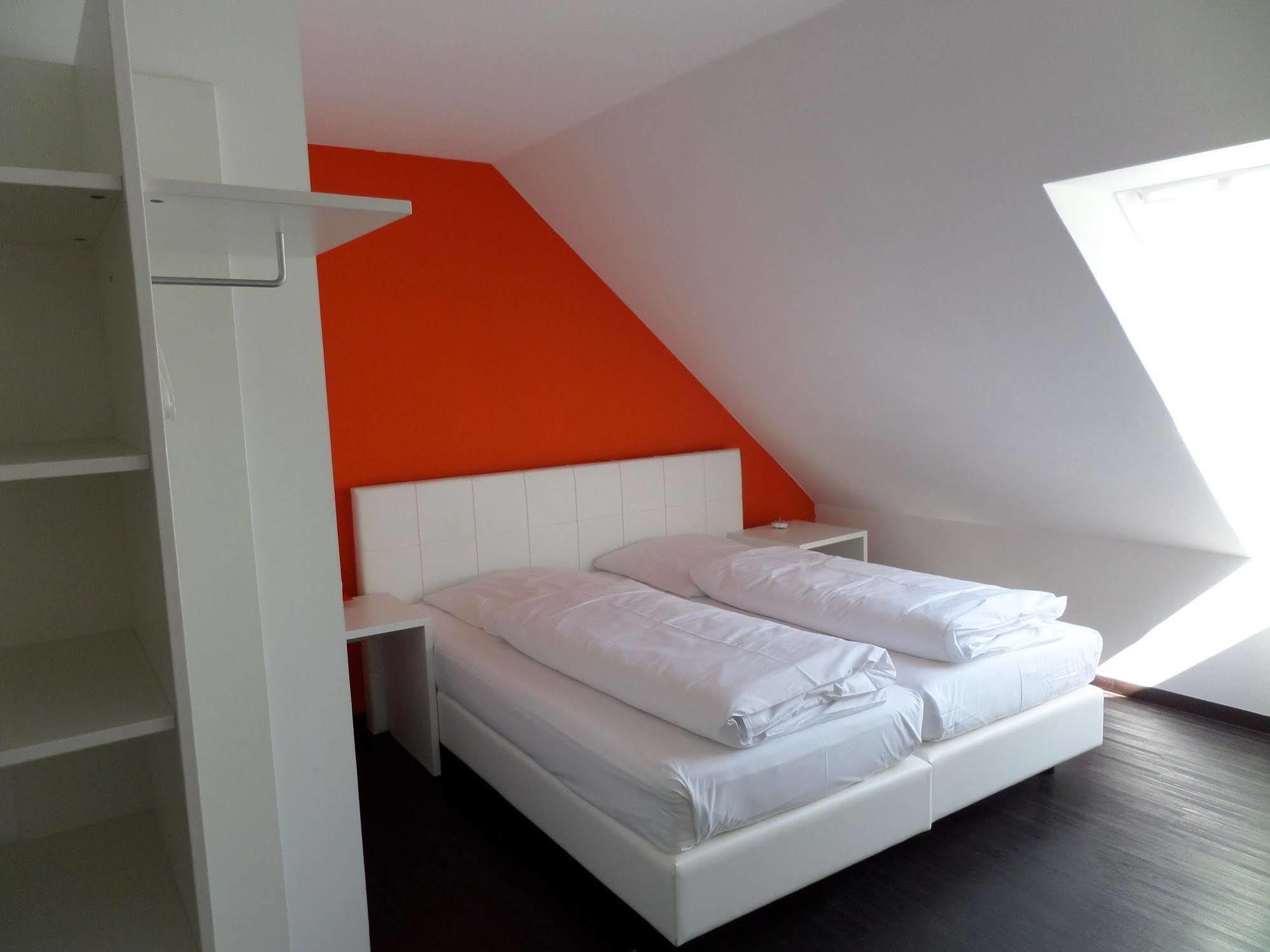 Kretschmanns Hotel Sehnde Bagian luar foto
